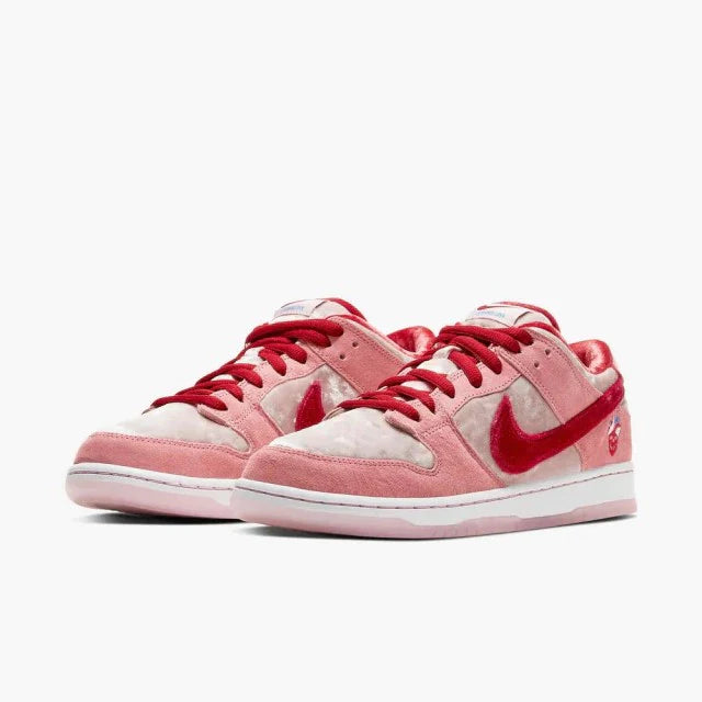 Nike dunk low SB ''Strangelove''